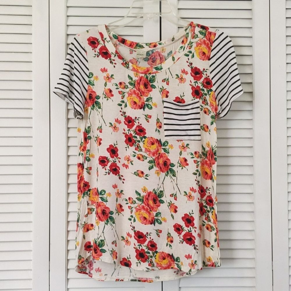 Brenda's Floral Stripe Stretch Pocket Tee Women's size L